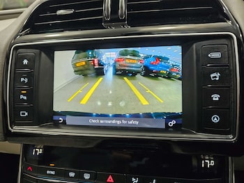 Used Jaguar XE 2017 for sale - 76972341: Photo