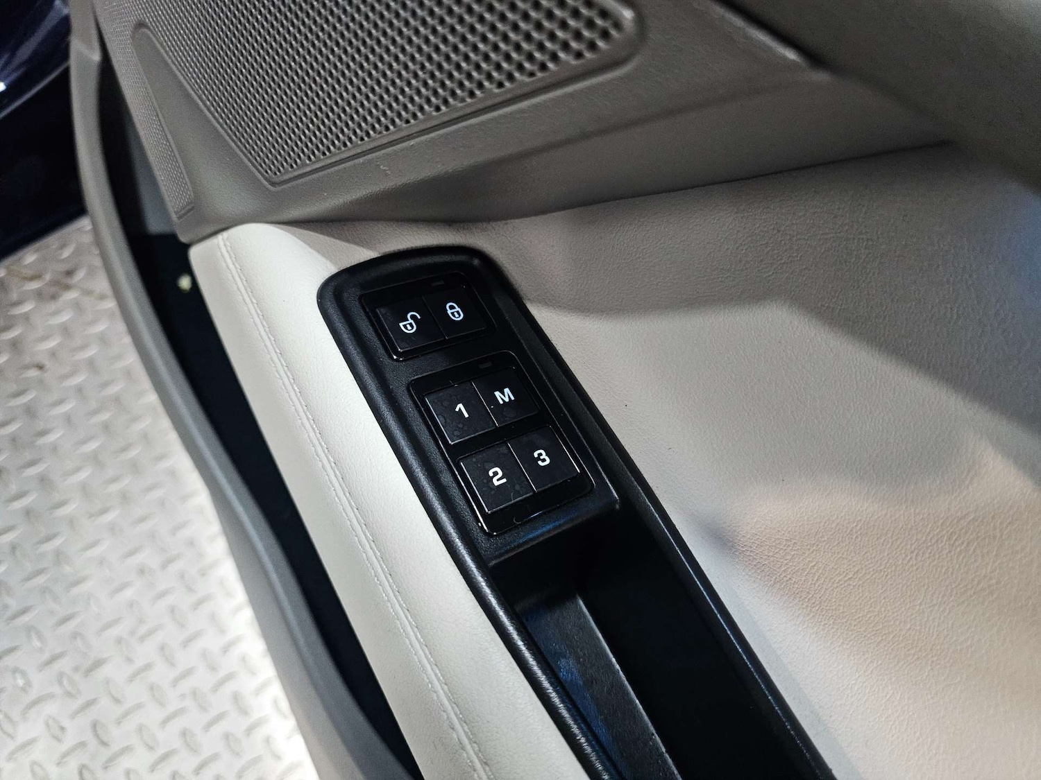 Used Jaguar XE 2017 for sale - 76972341: Photo 50