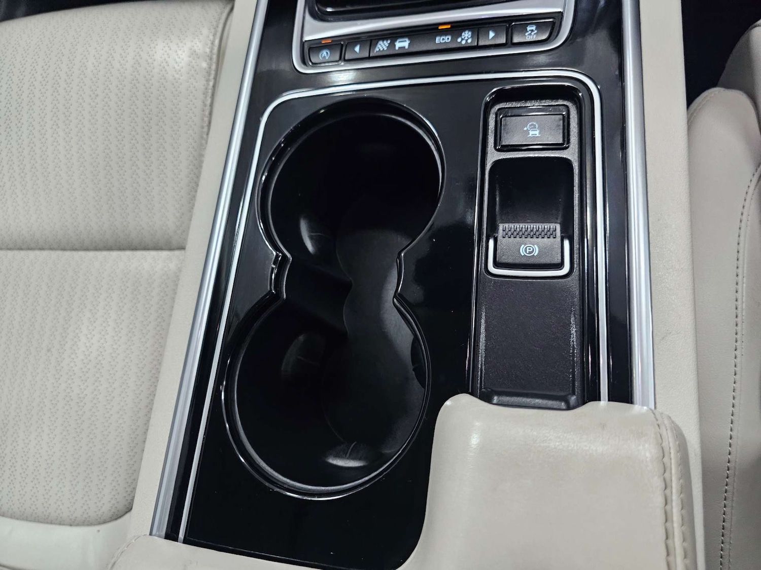 Used Jaguar XE 2017 for sale - 76972341: Photo 62