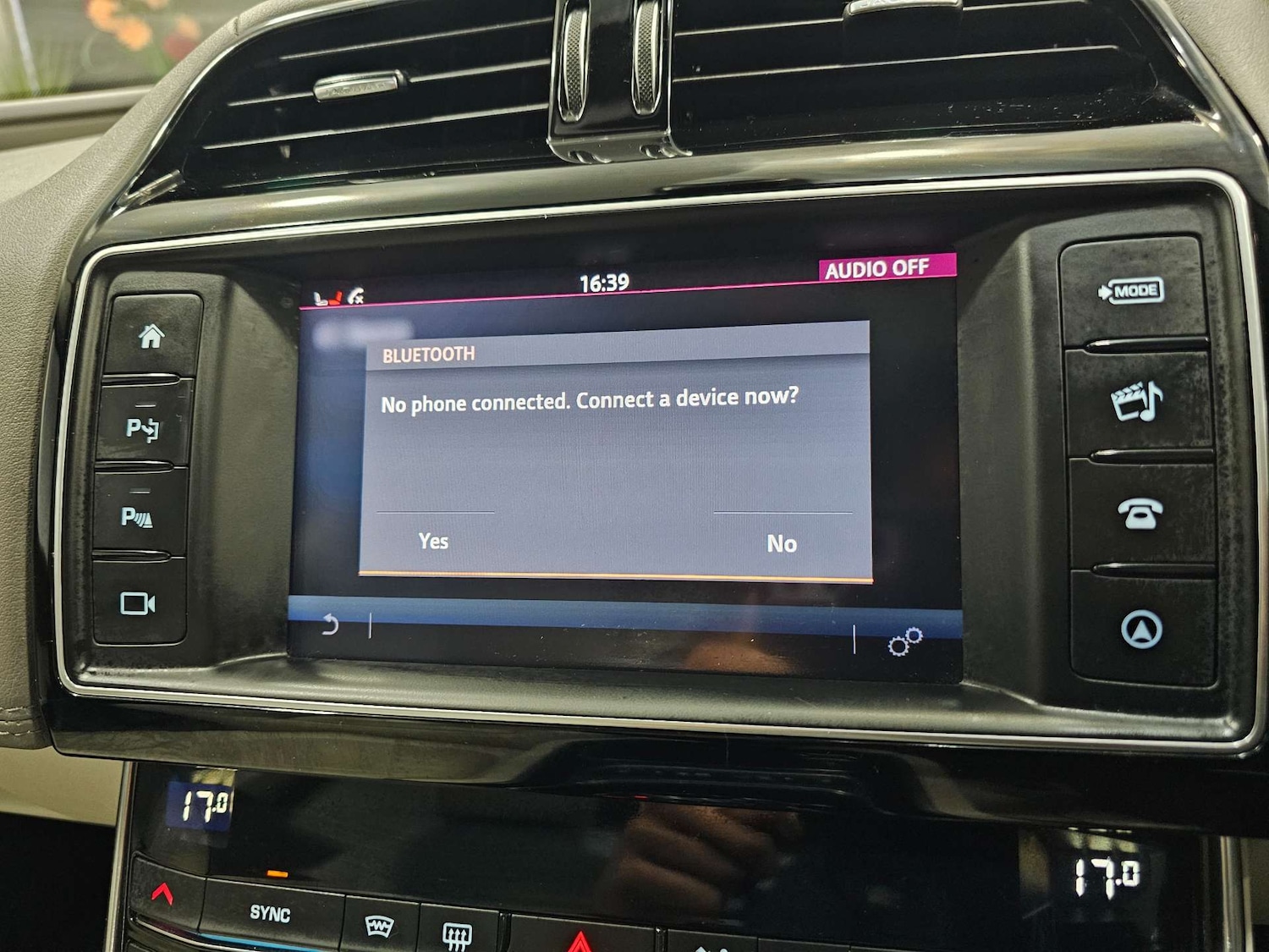 Used Jaguar XE 2017 for sale - 76972341: Photo 68