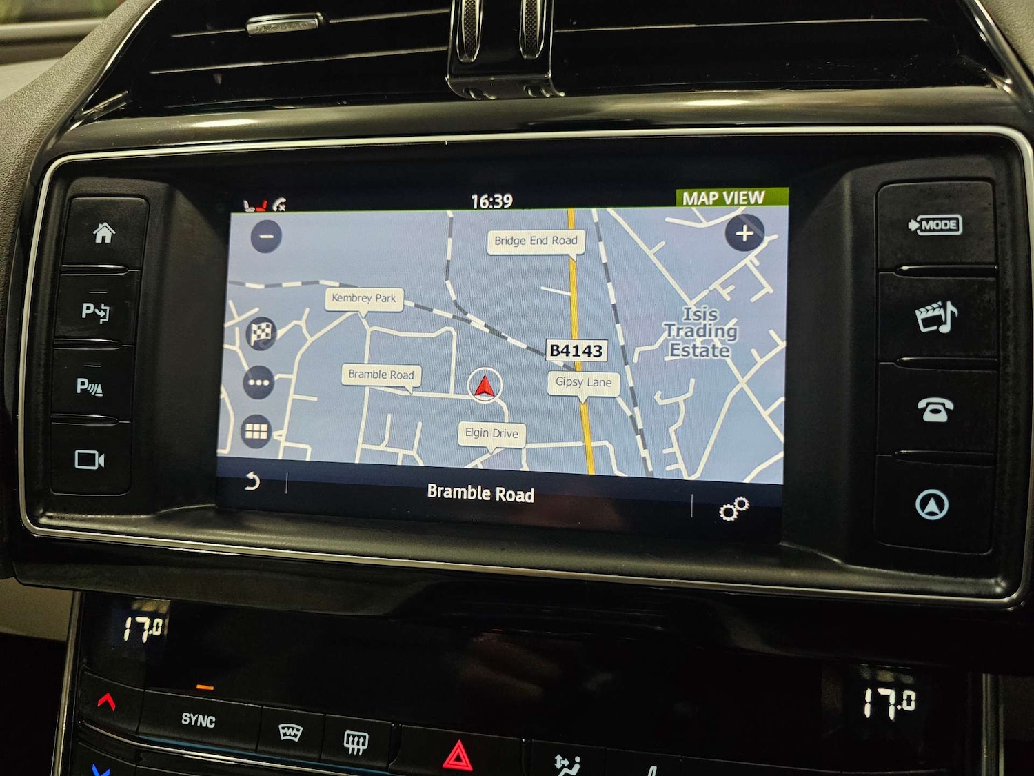 Used Jaguar XE 2017 for sale - 76972341: Photo 7