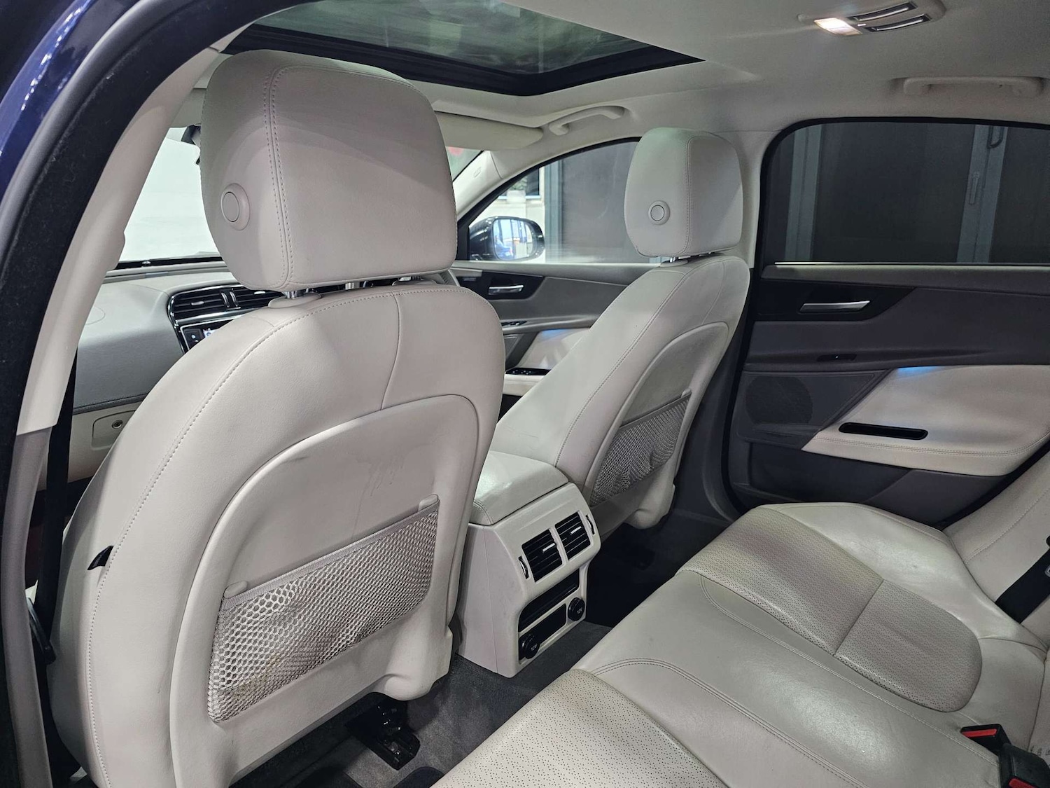 Used Jaguar XE 2017 for sale - 76972341: Photo 84