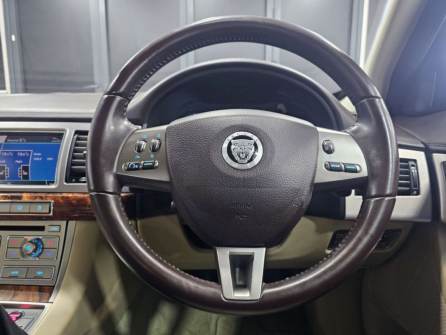 Used Jaguar XF 2010 for sale - 76972368: Photo 13