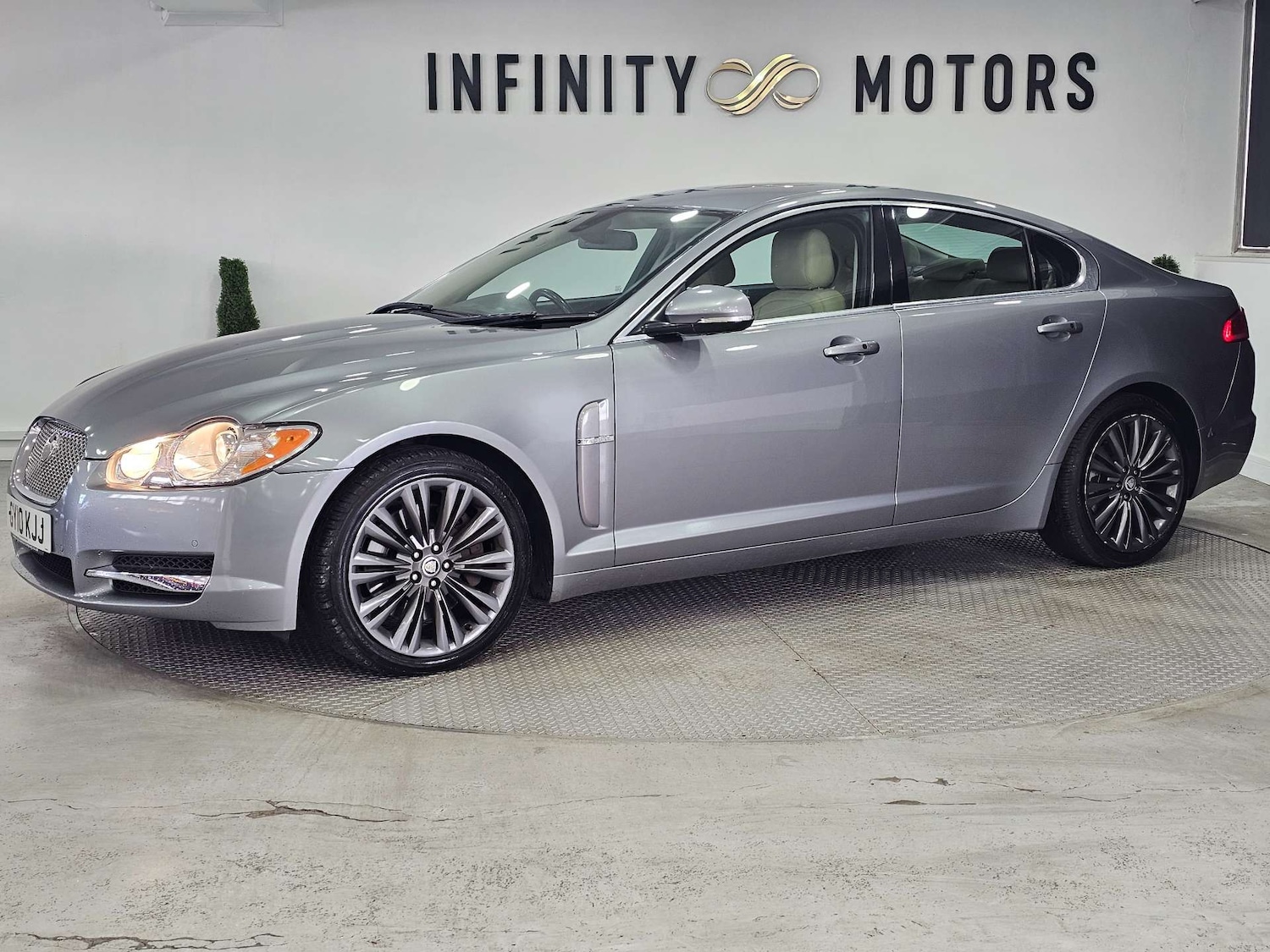 Used Jaguar XF 2010 for sale - 76972368: Photo 35