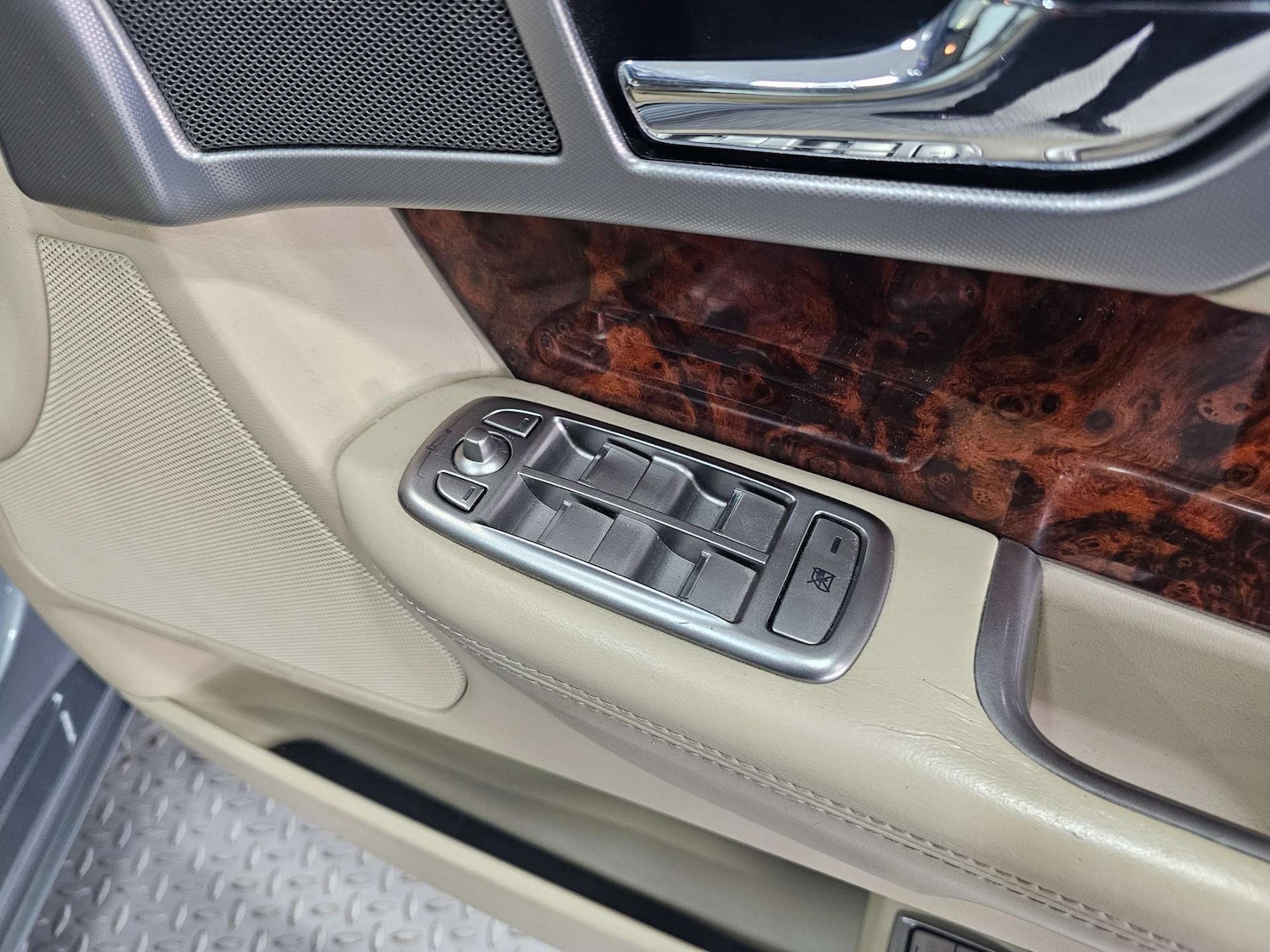 Used Jaguar XF 2010 for sale - 76972368: Photo 48