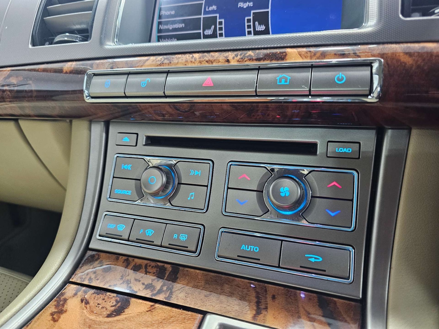 Used Jaguar XF 2010 for sale - 76972368: Photo 61