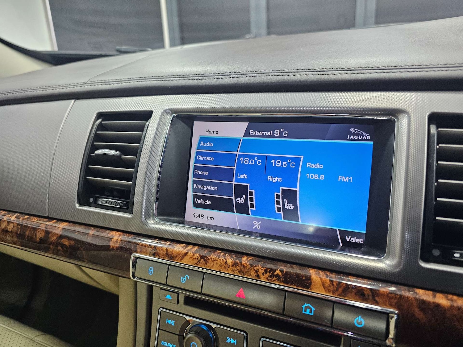 Used Jaguar XF 2010 for sale - 76972368: Photo 62