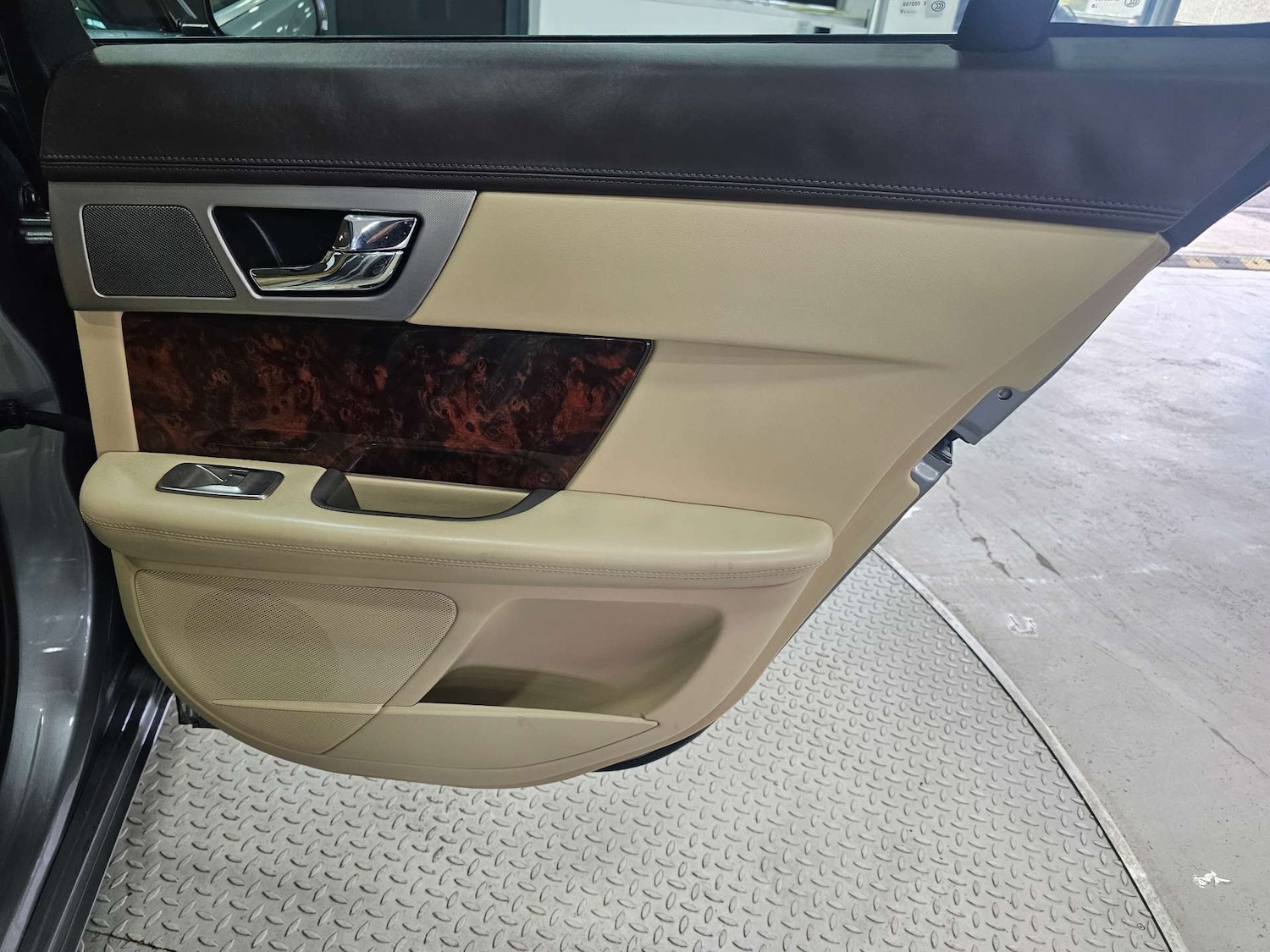 Used Jaguar XF 2010 for sale - 76972368: Photo 74