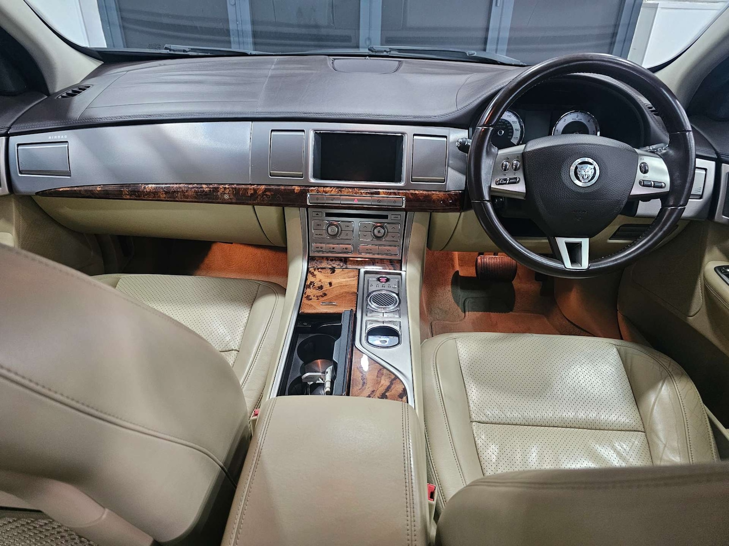 Used Jaguar XF 2010 for sale - 76972368: Photo 78