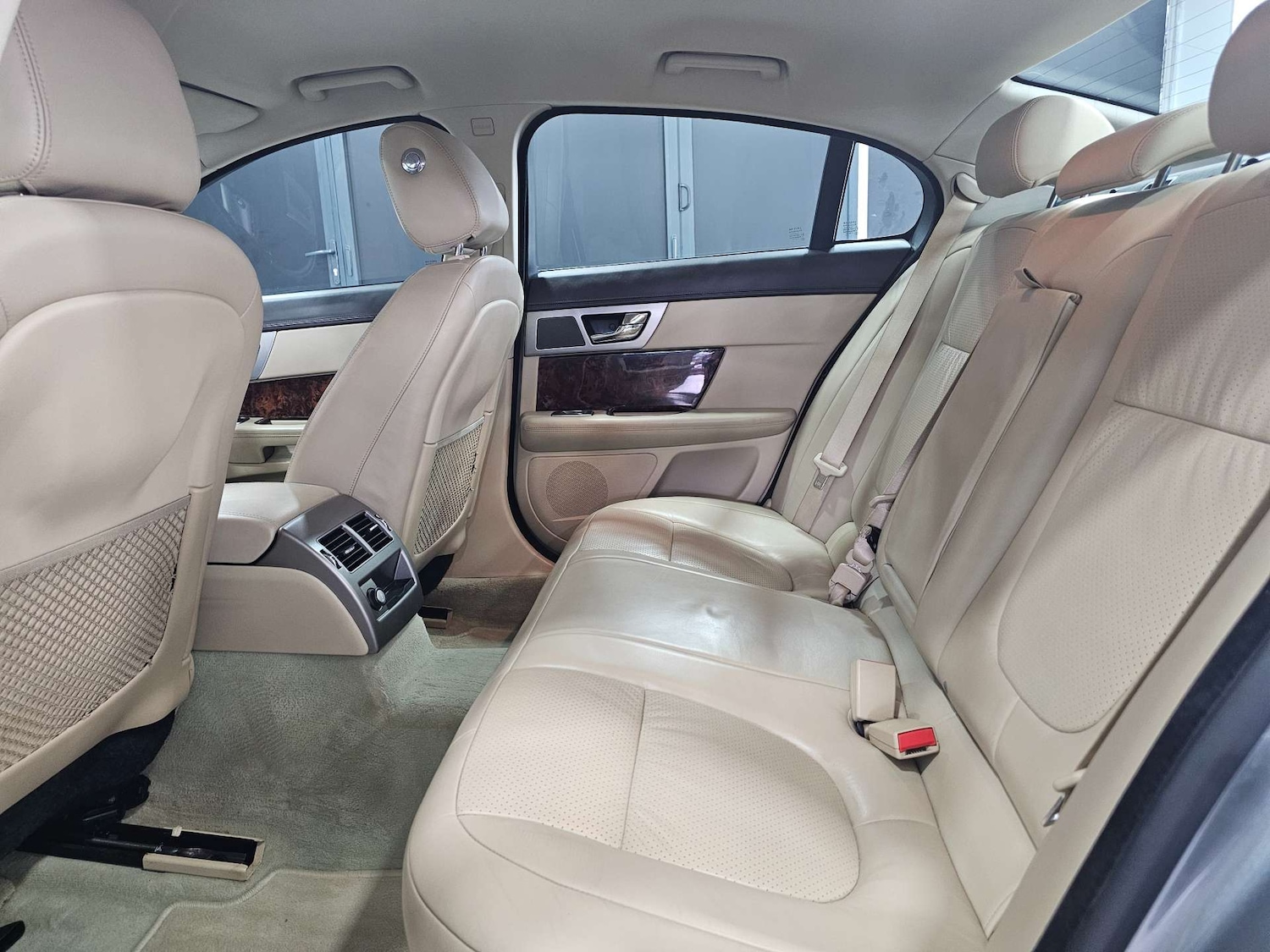 Used Jaguar XF 2010 for sale - 76972368: Photo 80