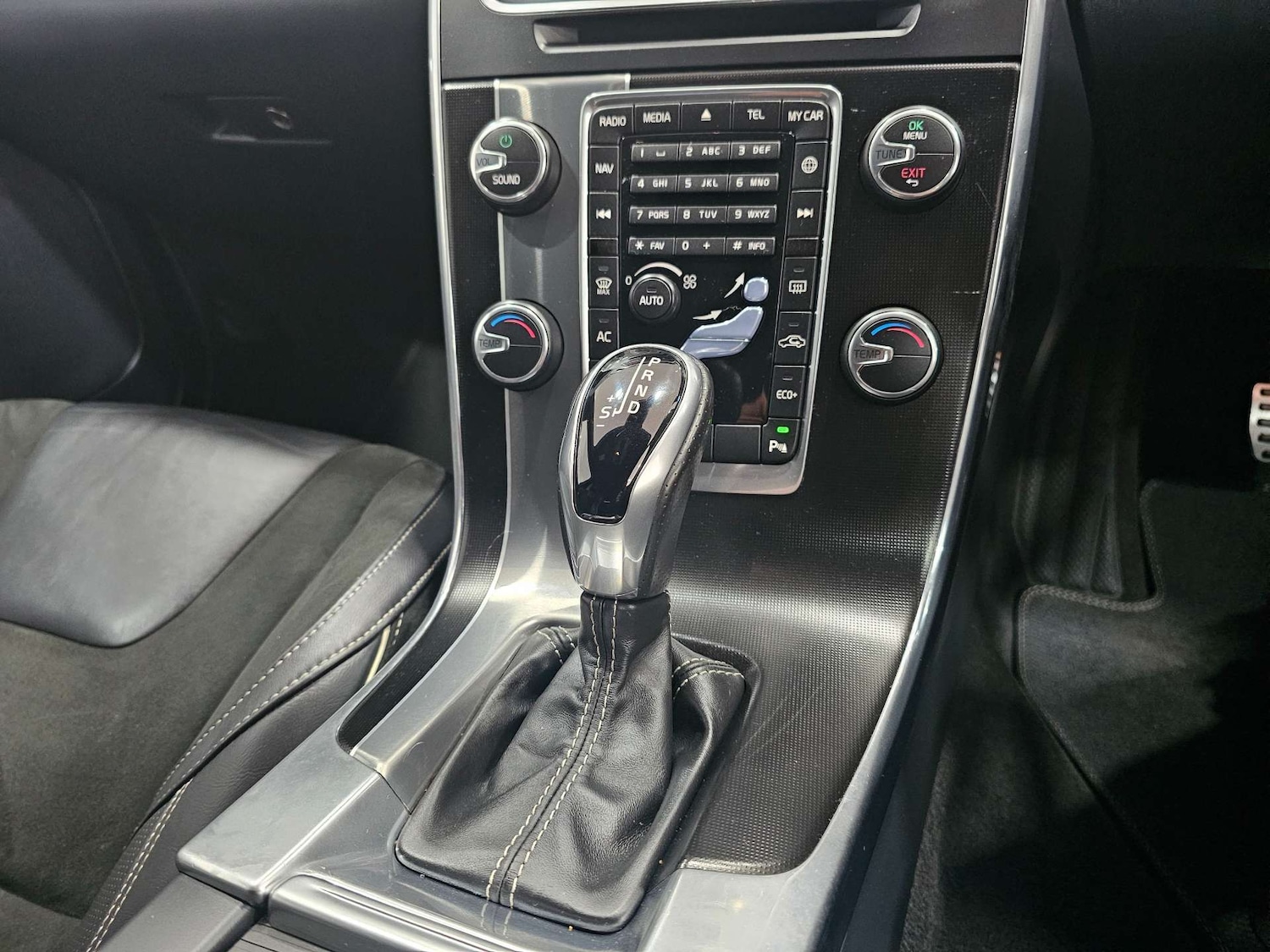 Used Volvo V60 2016 for sale - 77836346: Photo 15