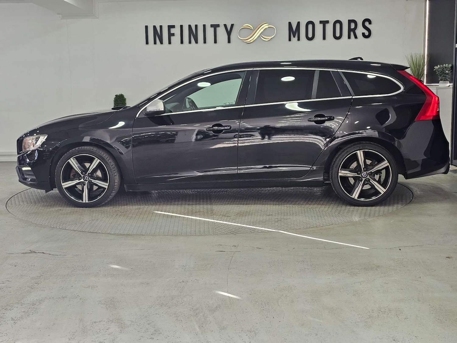Used Volvo V60 2016 for sale - 77836346: Photo 19