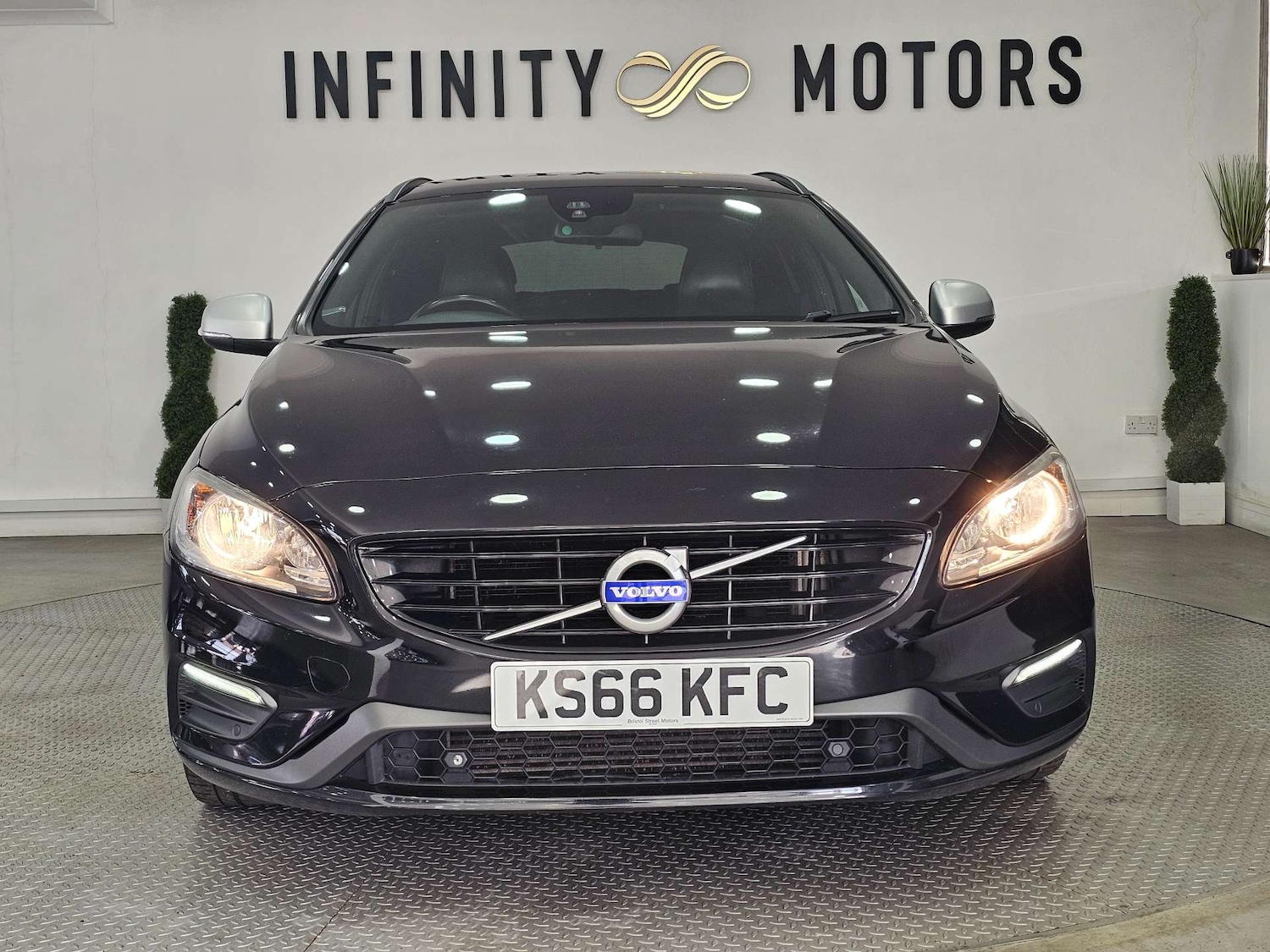 Used Volvo V60 2016 for sale - 77836346: Photo 28