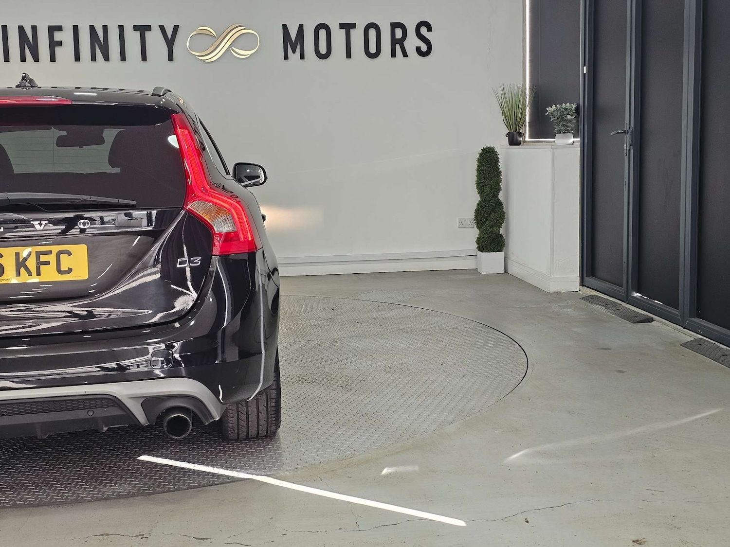 Used Volvo V60 2016 for sale - 77836346: Photo 29