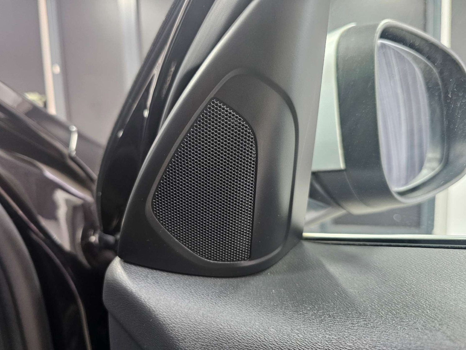 Used Volvo V60 2016 for sale - 77836346: Photo 46