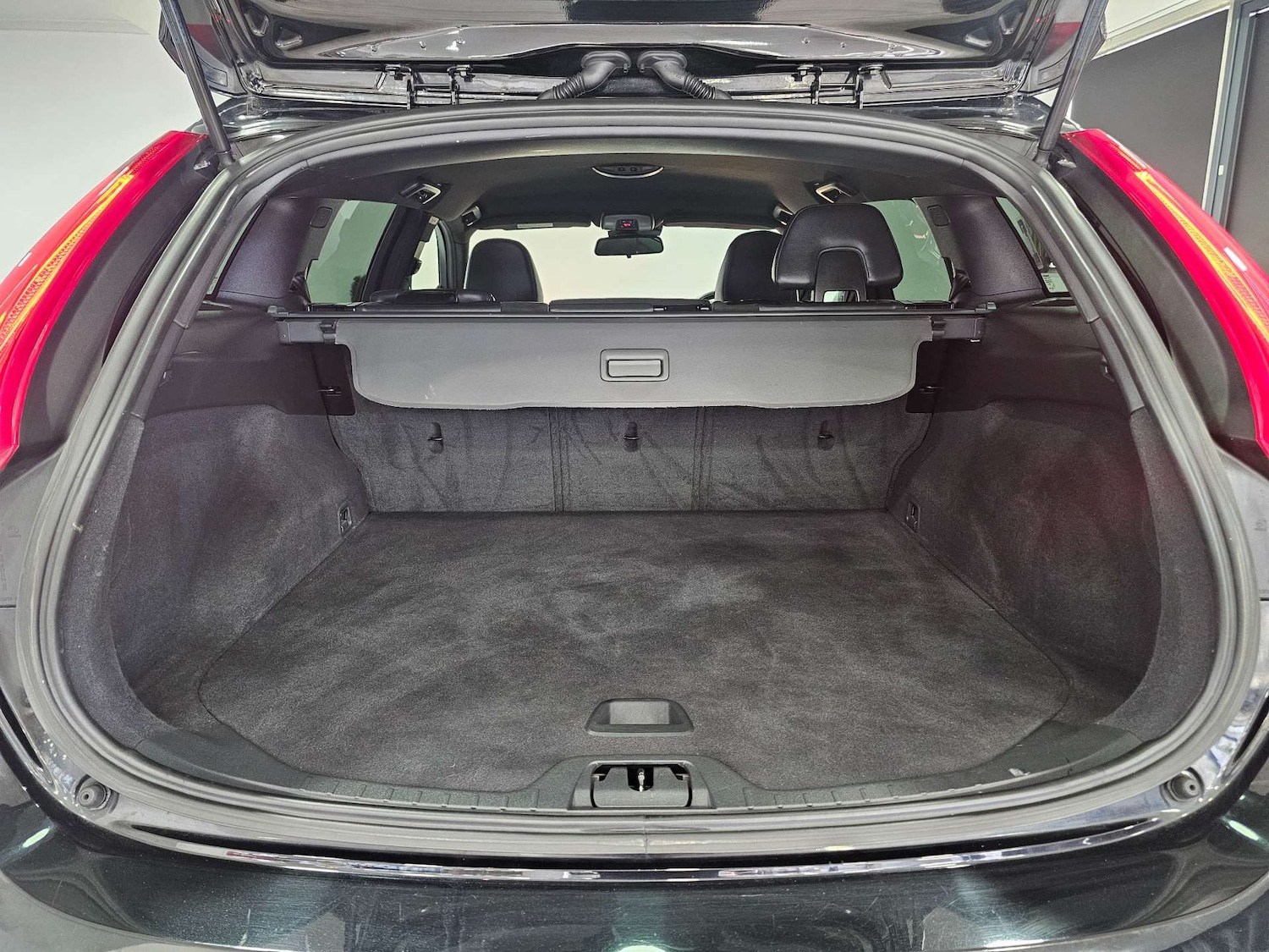 Used Volvo V60 2016 for sale - 77836346: Photo 59