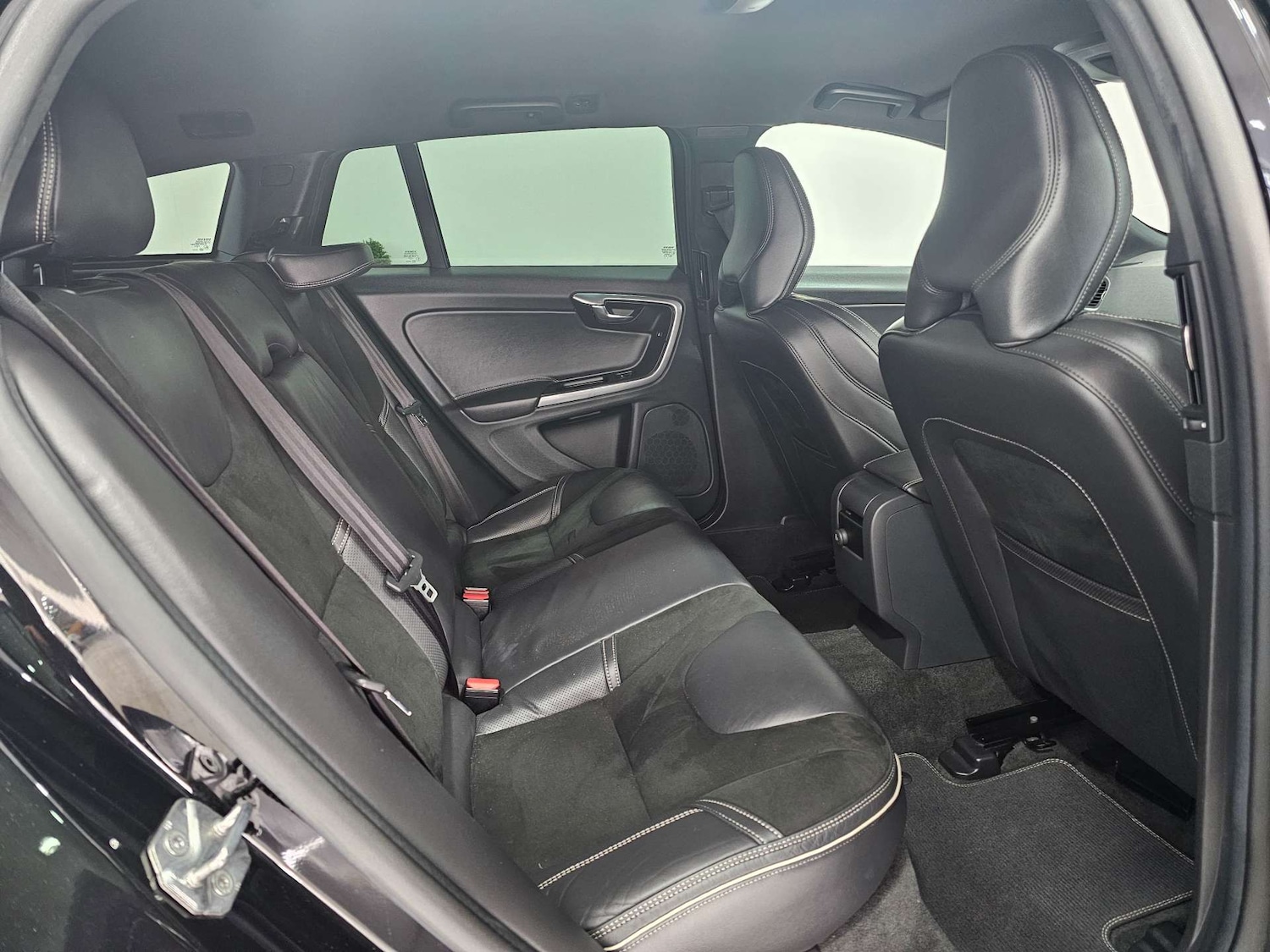 Used Volvo V60 2016 for sale - 77836346: Photo 73