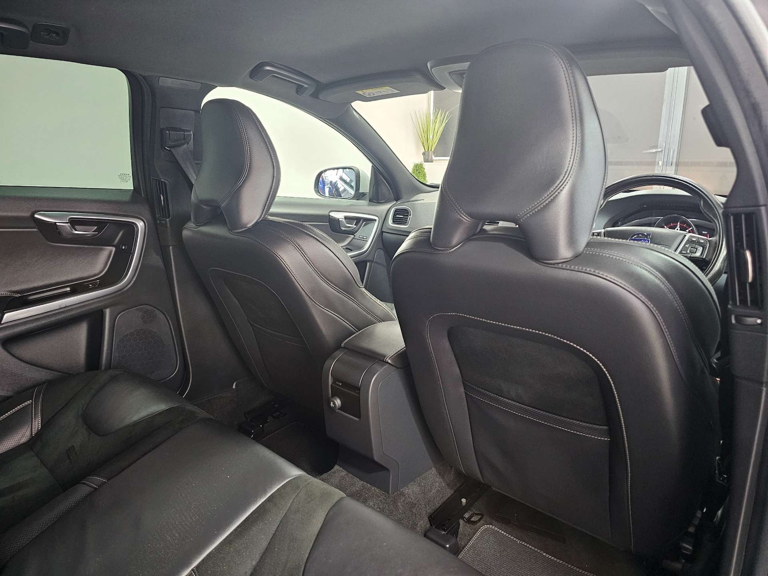 Used Volvo V60 2016 for sale - 77836346: Photo 74