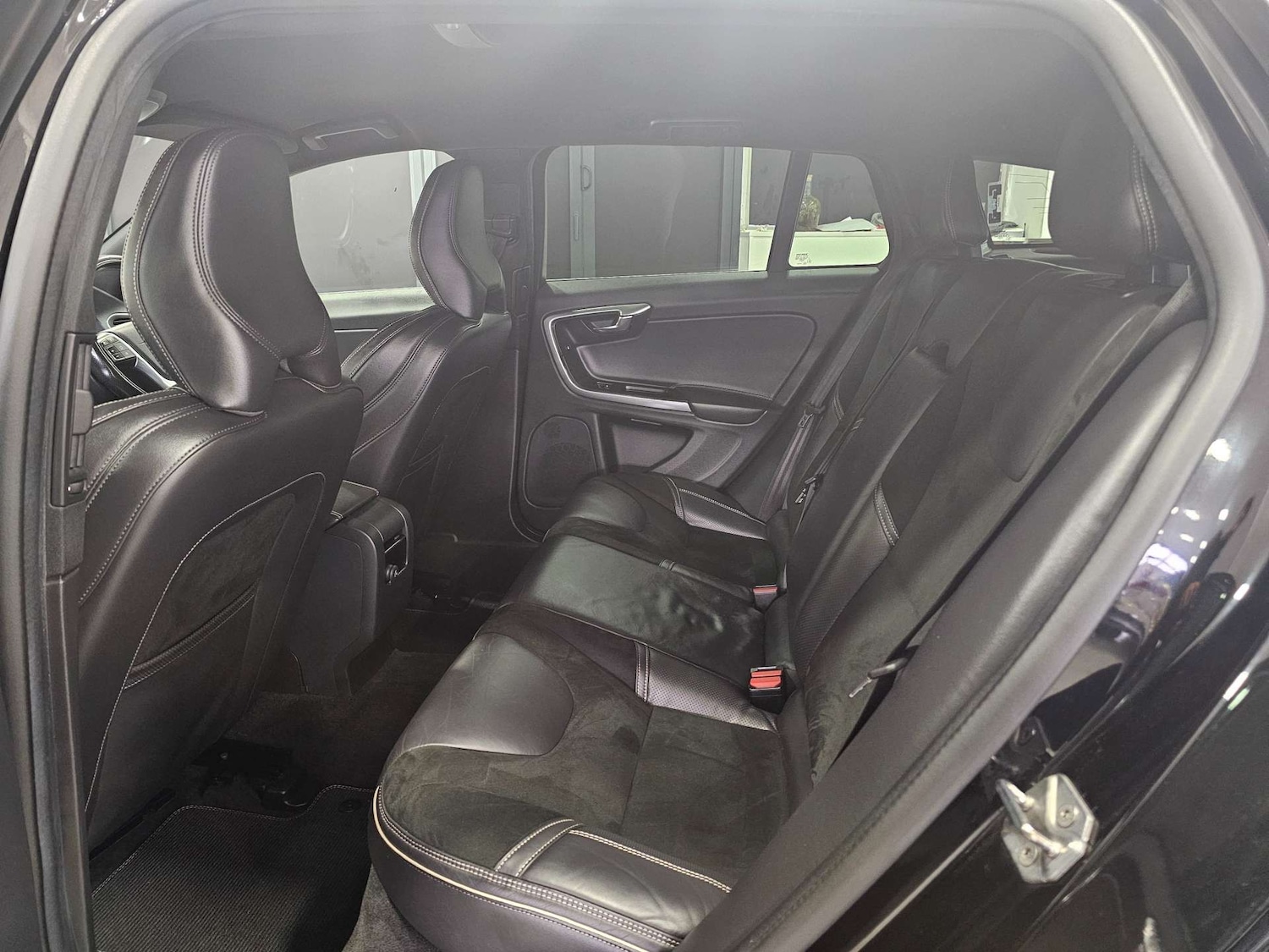 Used Volvo V60 2016 for sale - 77836346: Photo 76