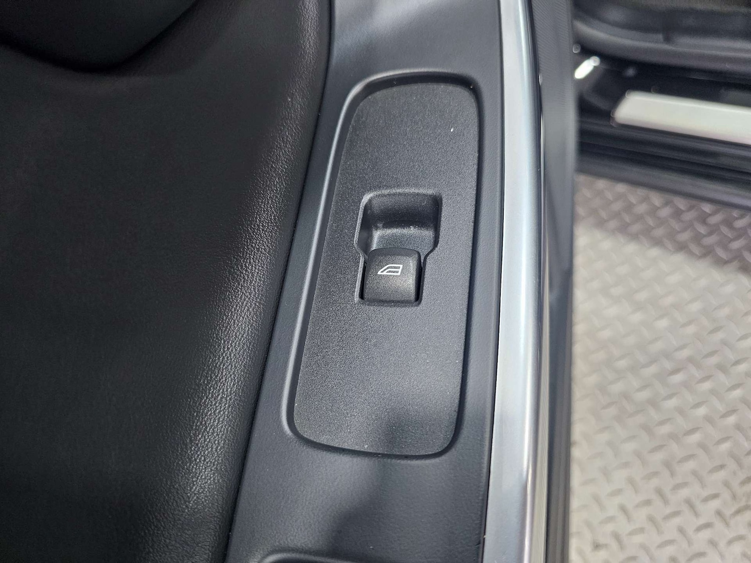 Used Volvo V60 2016 for sale - 77836346: Photo 79