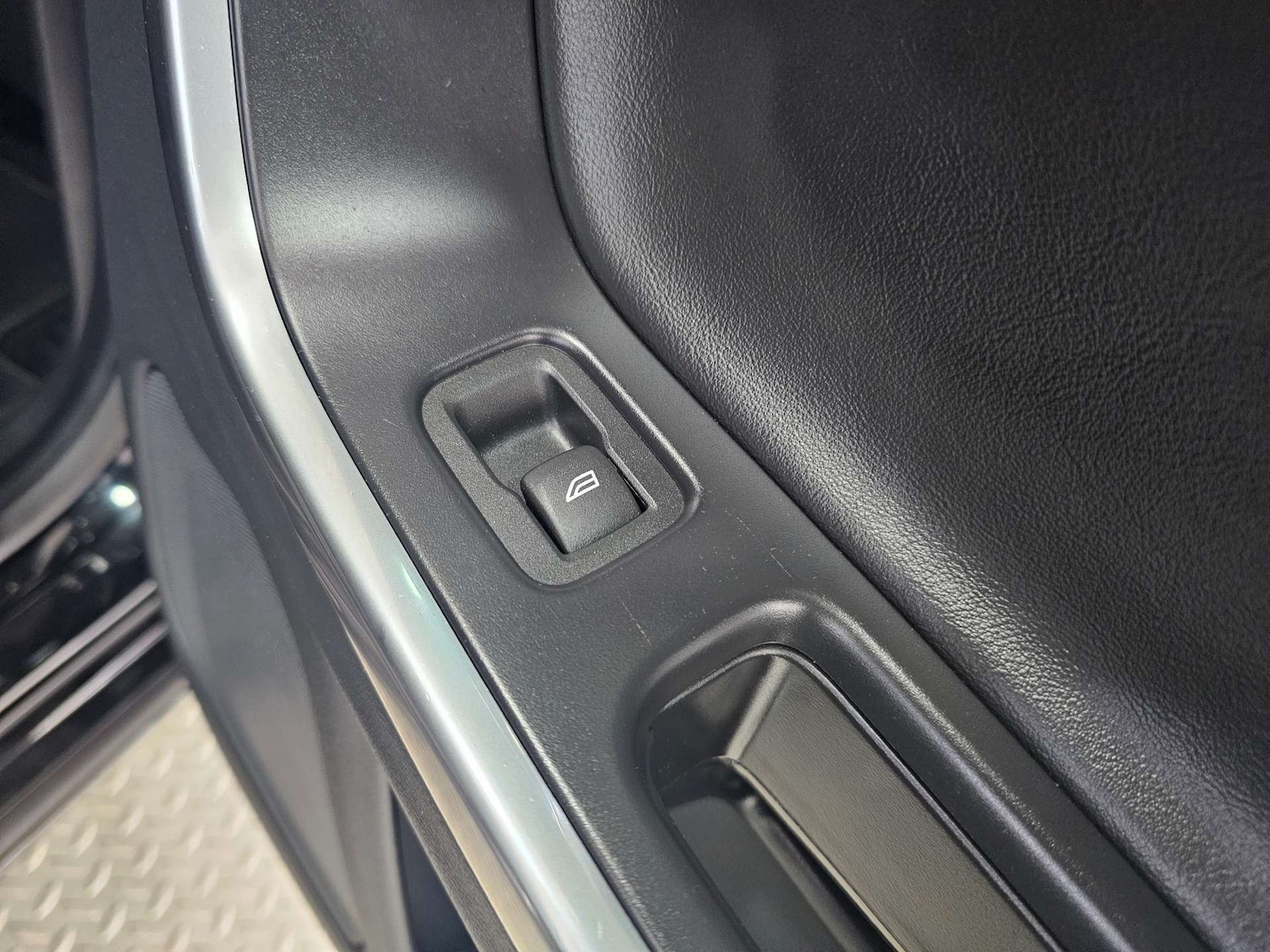 Used Volvo V60 2016 for sale - 77836346: Photo 82