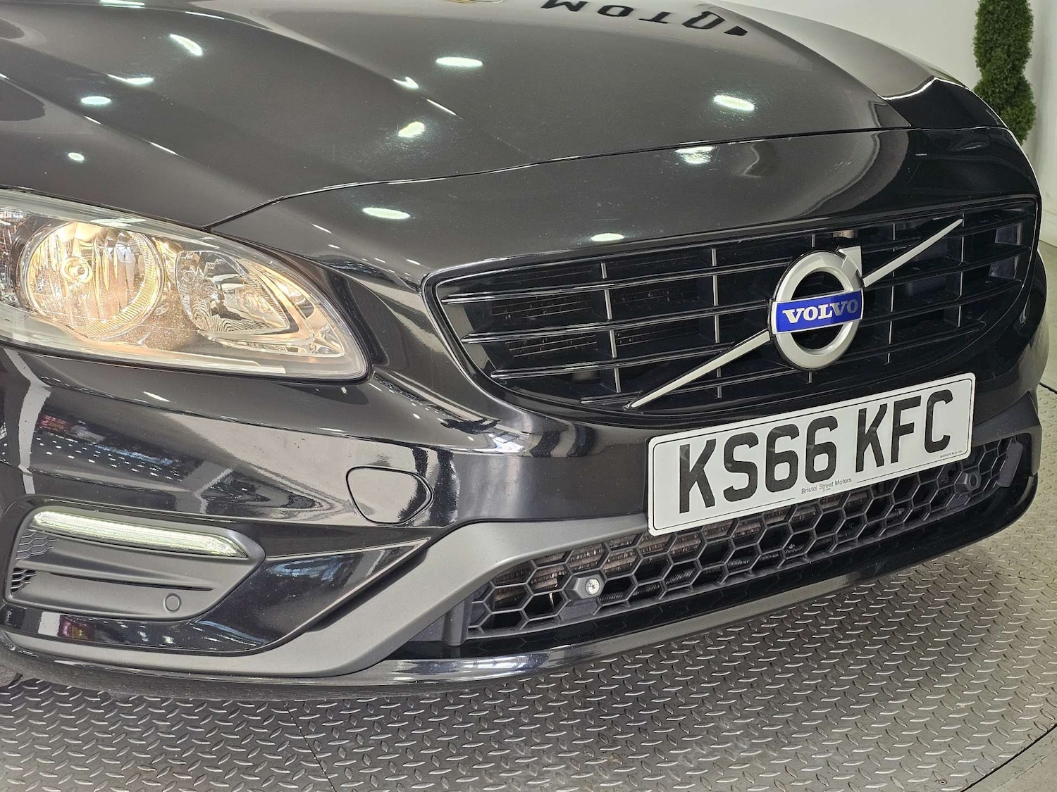 Used Volvo V60 2016 for sale - 77836346: Photo 9