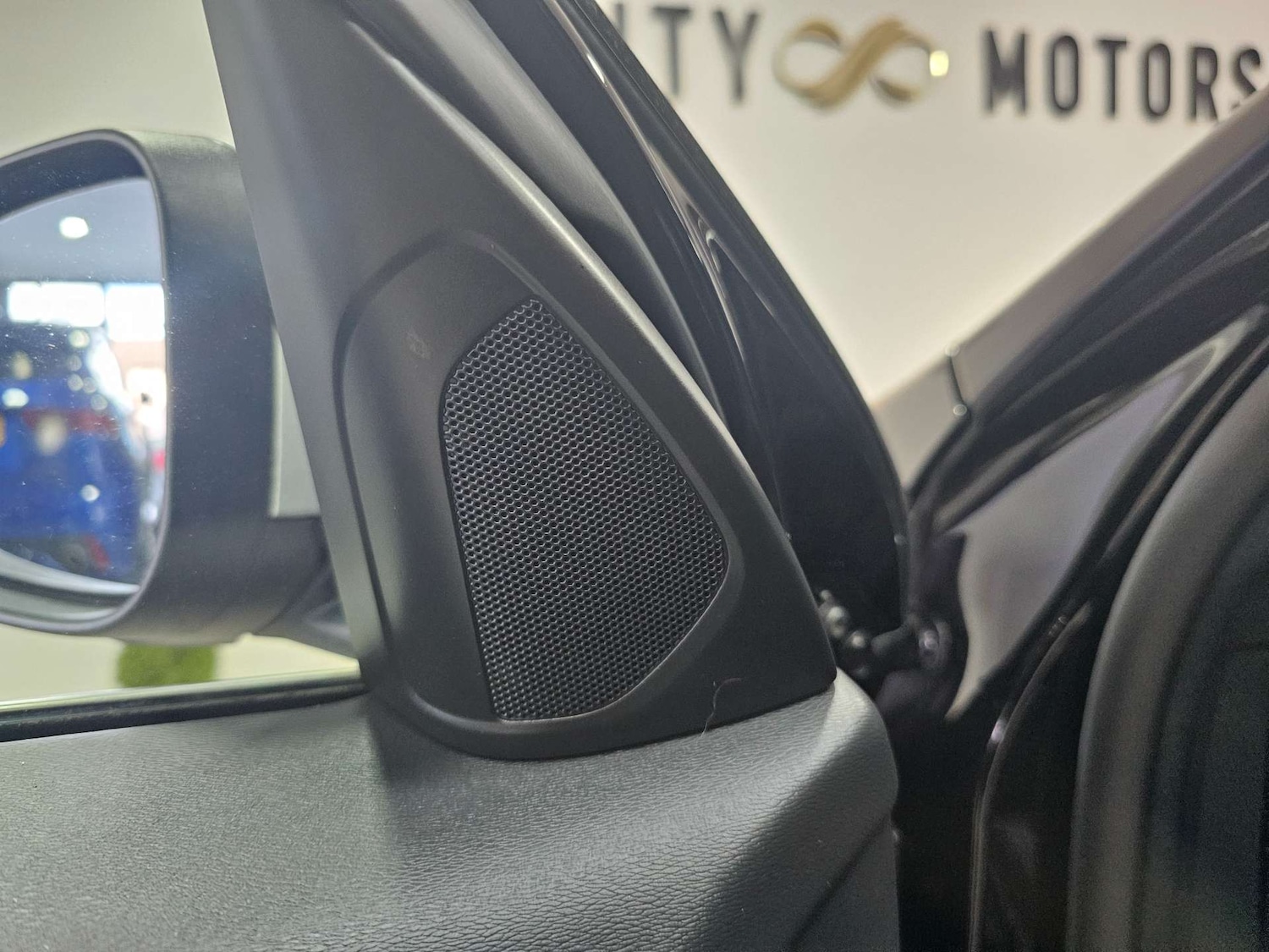 Used Volvo V60 2016 for sale - 77836346: Photo 91