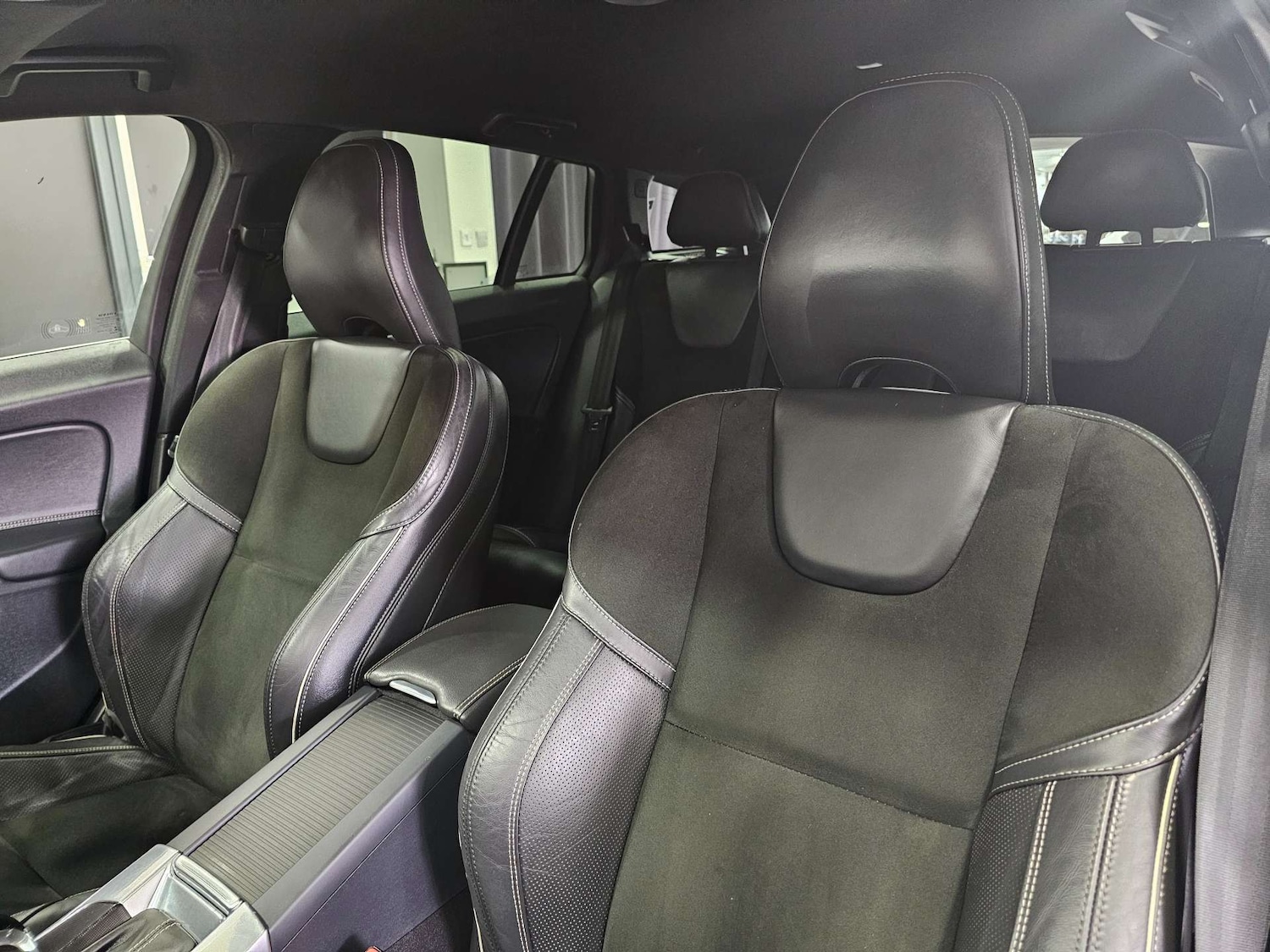 Used Volvo V60 2016 for sale - 77836346: Photo 92