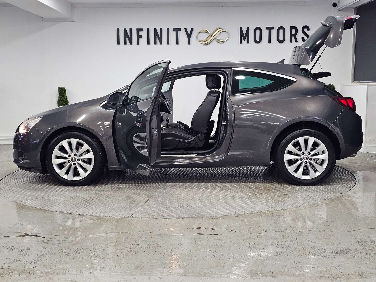 Used Vauxhall Astra GTC 2013 for sale - 77056469: Photo 46