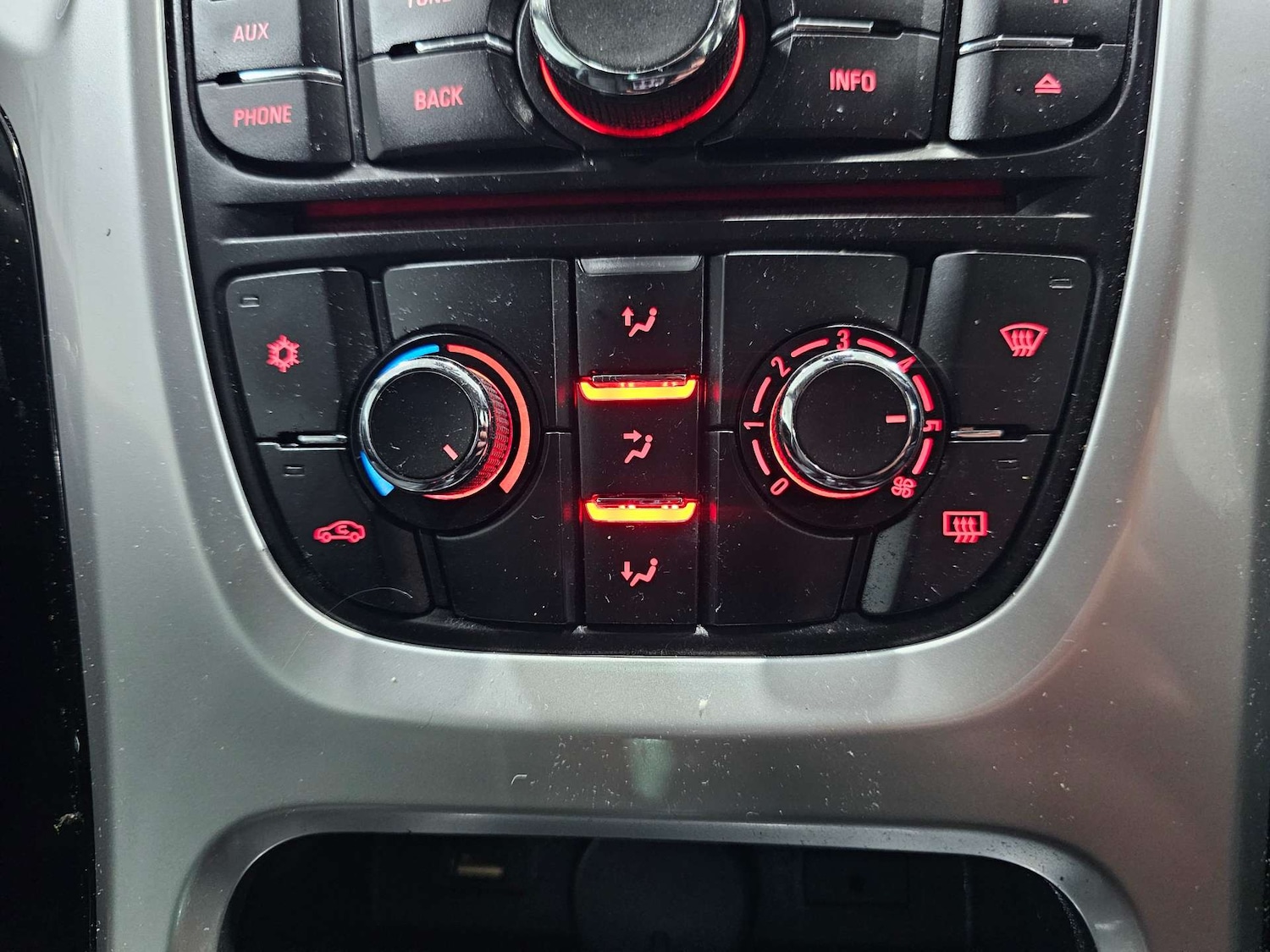 Used Vauxhall Astra GTC 2013 for sale - 77056469: Photo 65