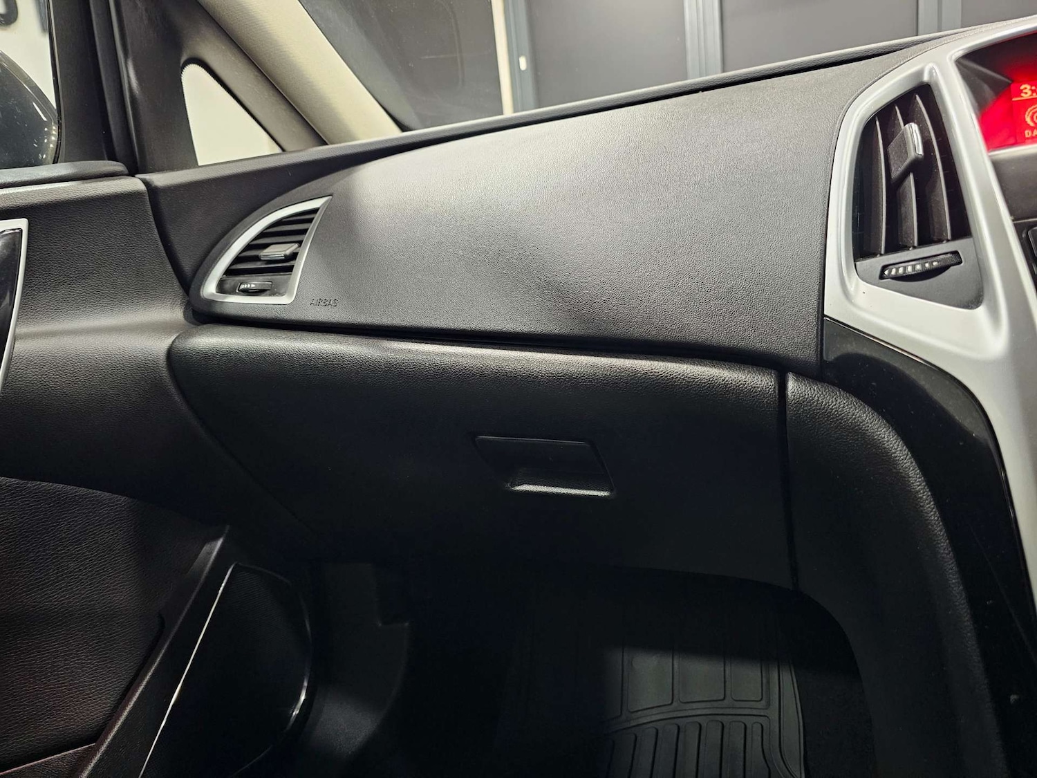 Used Vauxhall Astra GTC 2013 for sale - 77056469: Photo 71