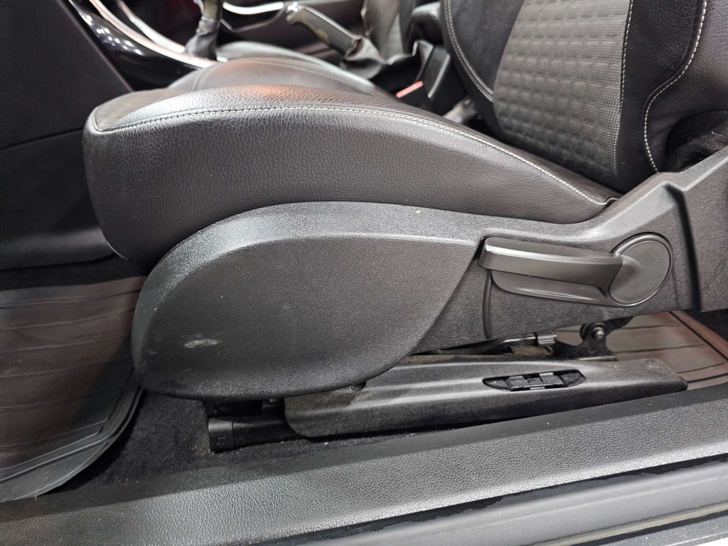 Used Vauxhall Astra GTC 2013 for sale - 77056469: Photo 85