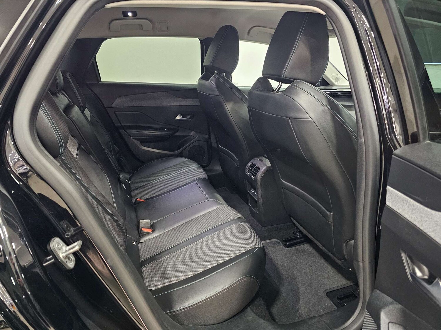 Used Peugeot 308 2022 for sale - 77083604: Photo 78