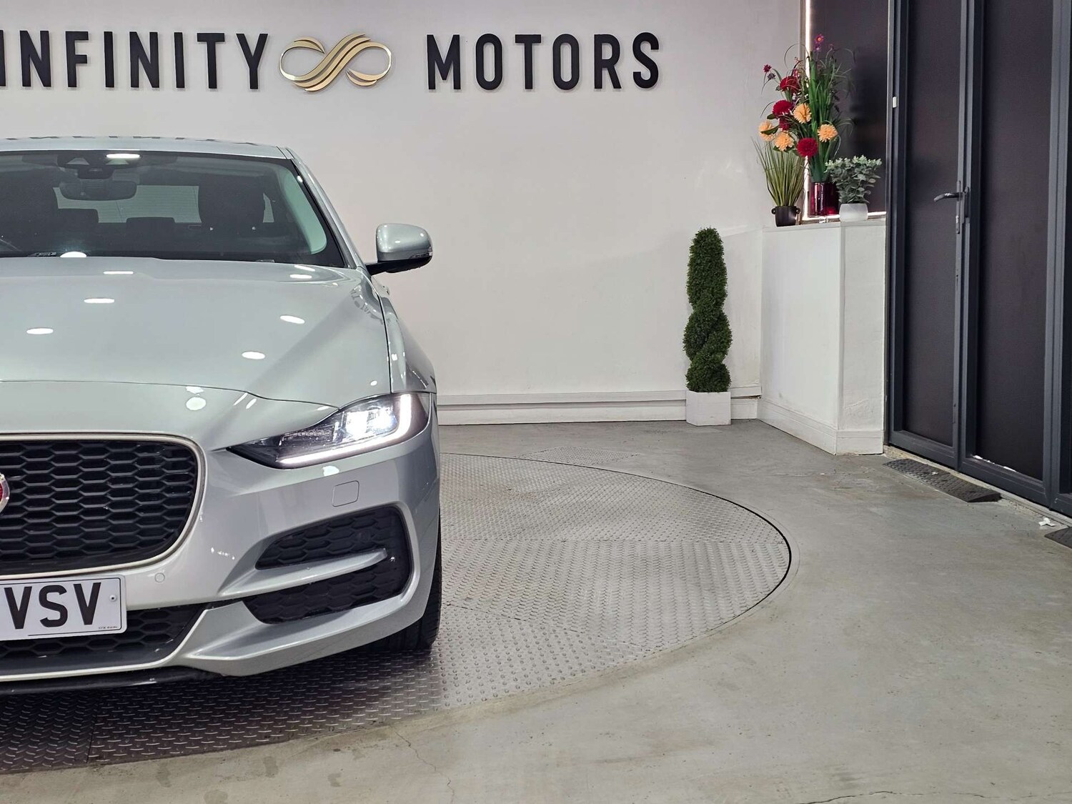 Used Jaguar XE 2020 for sale - 77161981: Photo 11