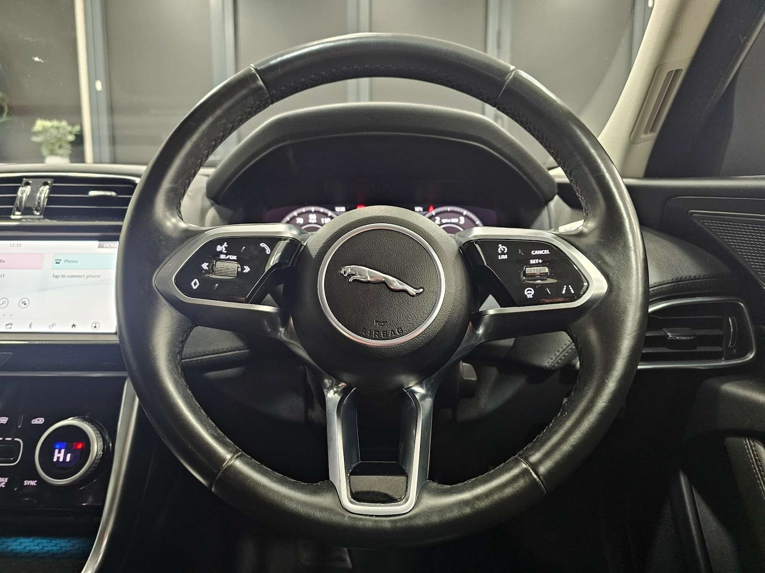 Used Jaguar XE 2020 for sale - 77161981: Photo 13