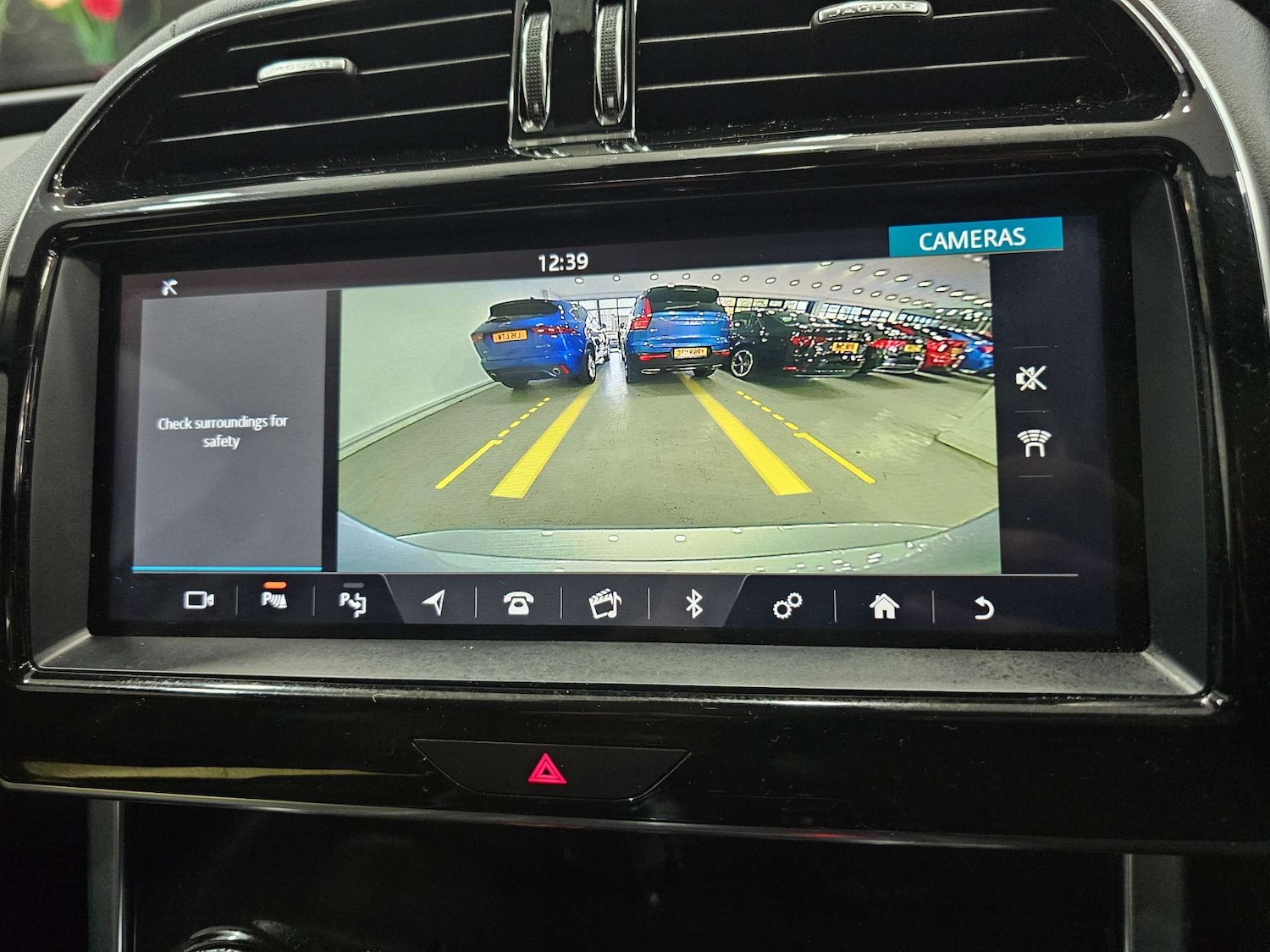 Used Jaguar XE 2020 for sale - 77161981: Photo 2