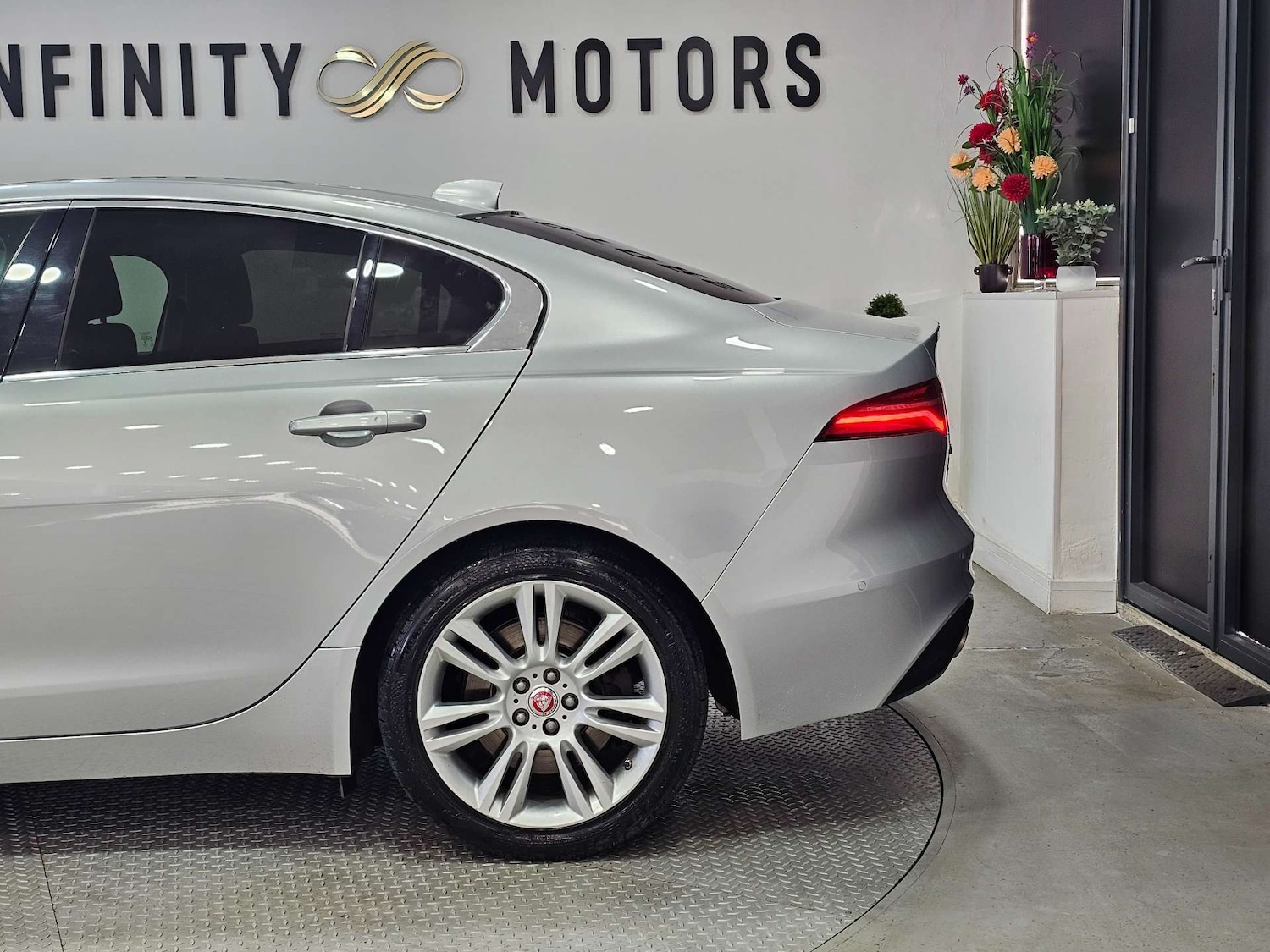 Used Jaguar XE 2020 for sale - 77161981: Photo 21