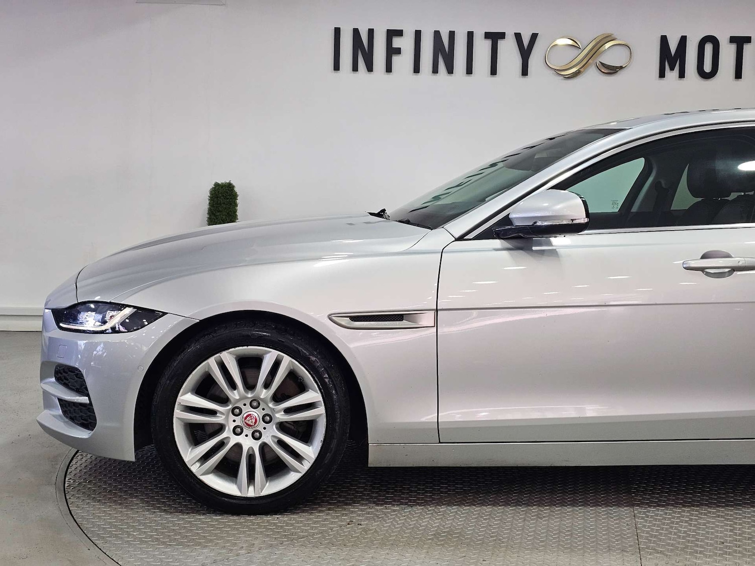 Used Jaguar XE 2020 for sale - 77161981: Photo 22