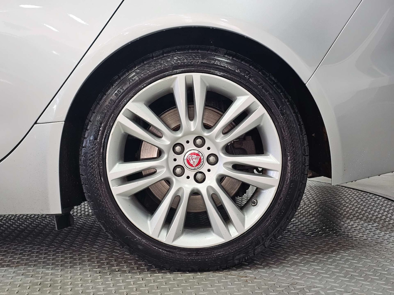 Used Jaguar XE 2020 for sale - 77161981: Photo 26