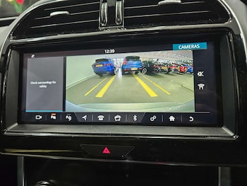 Used Jaguar XE 2020 for sale - 77161981: Photo