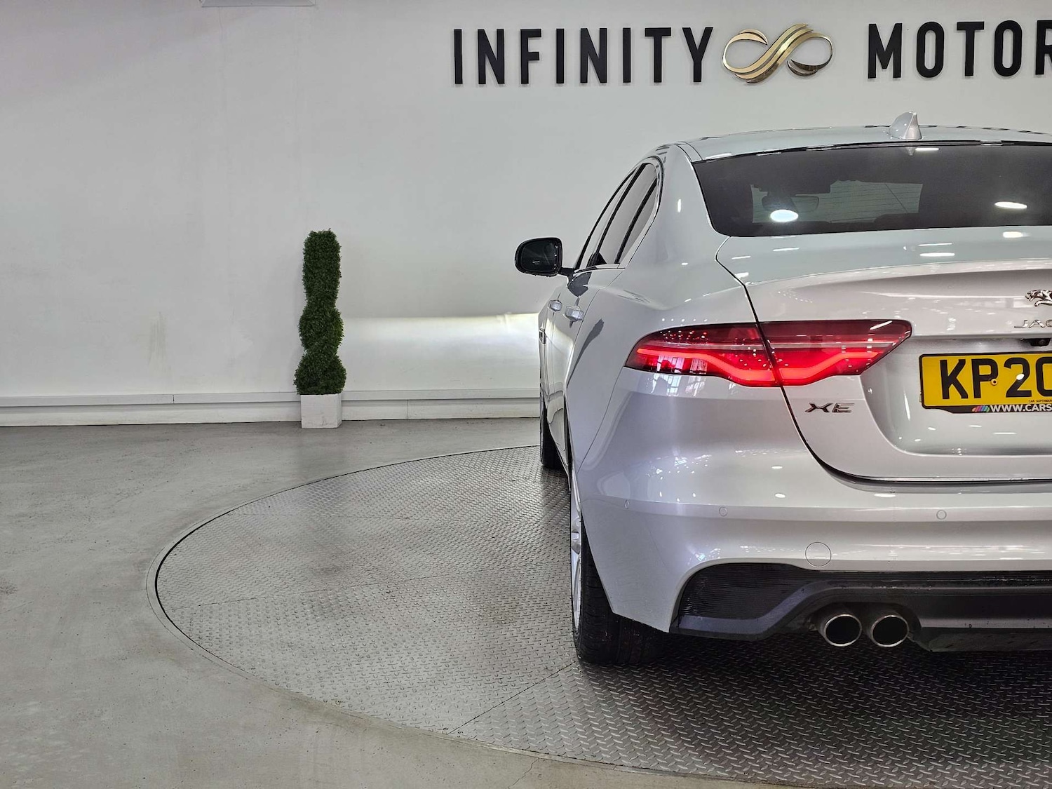 Used Jaguar XE 2020 for sale - 77161981: Photo 31