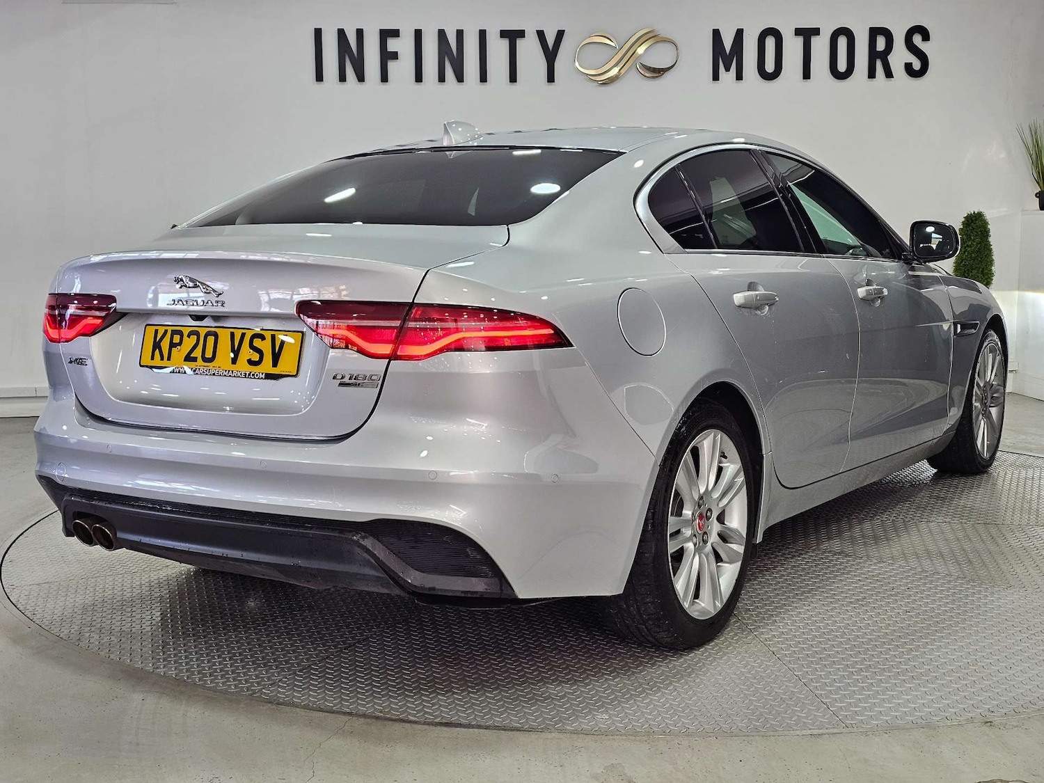 Used Jaguar XE 2020 for sale - 77161981: Photo 32