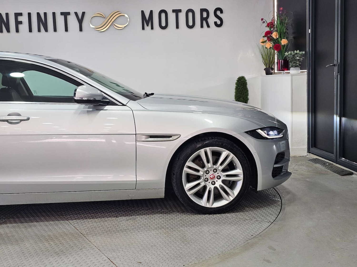 Used Jaguar XE 2020 for sale - 77161981: Photo 35