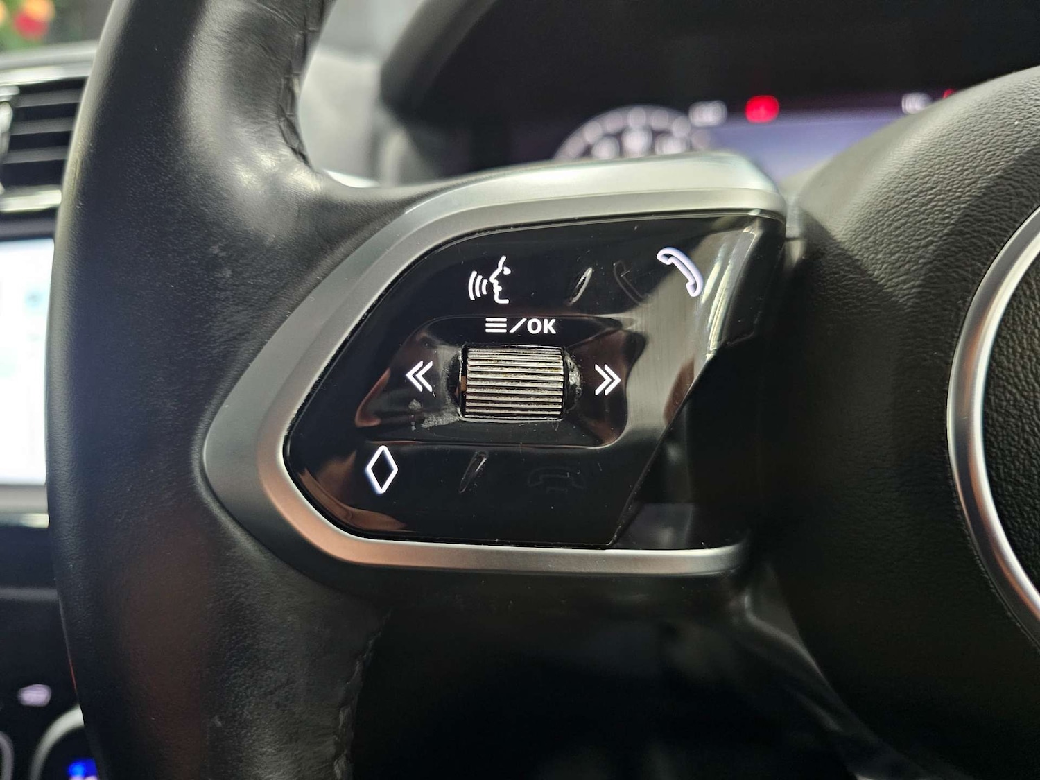 Used Jaguar XE 2020 for sale - 77161981: Photo 57