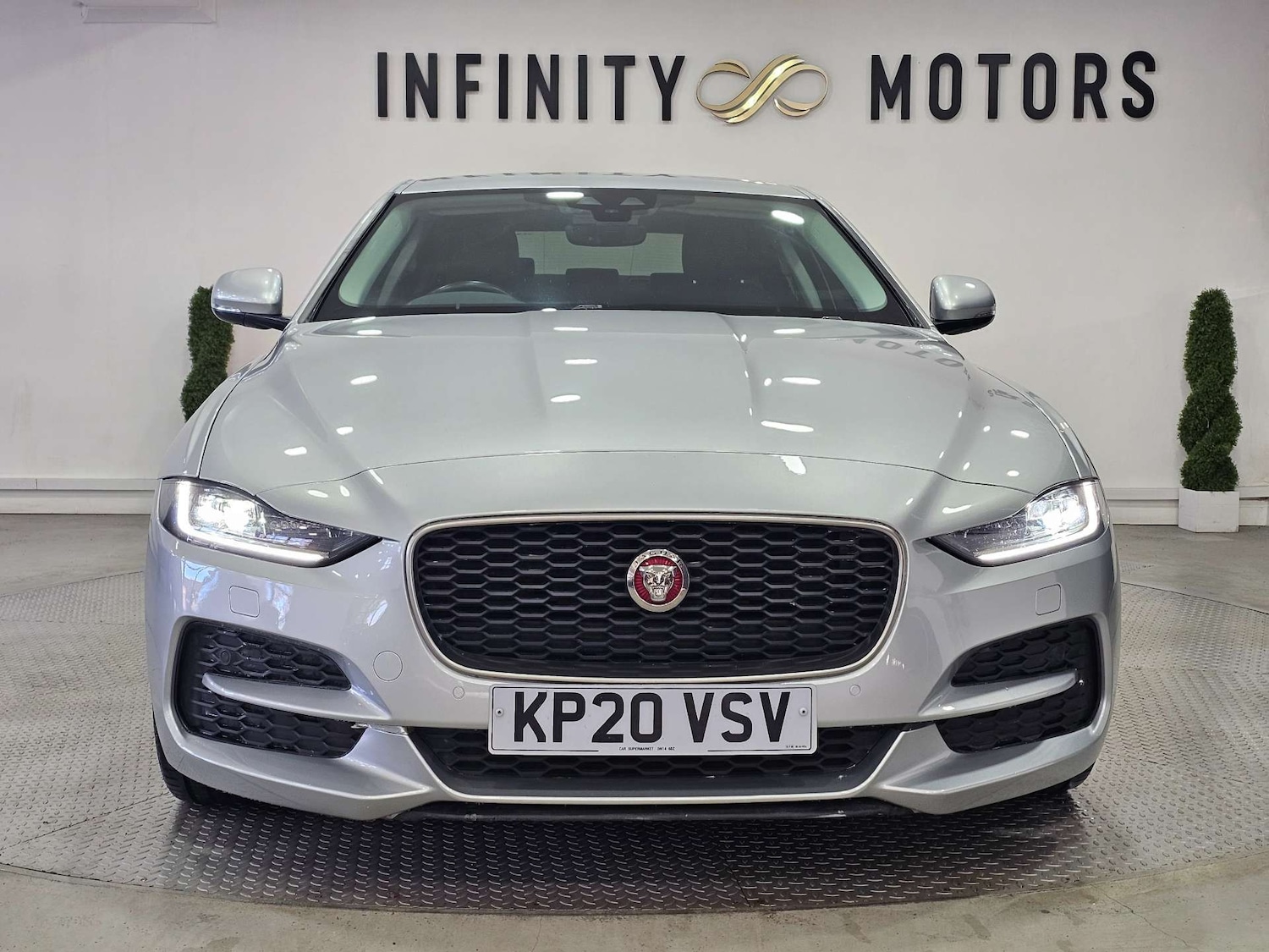 Used Jaguar XE 2020 for sale - 77161981: Photo 6