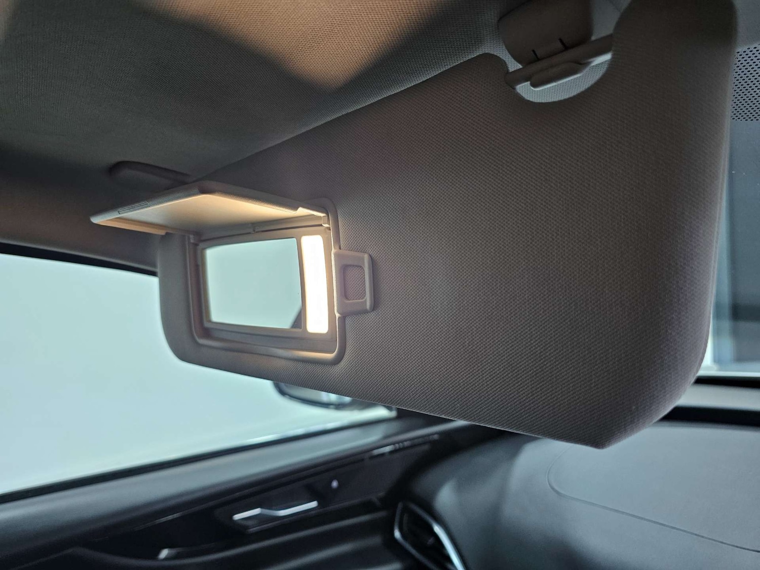 Used Jaguar XE 2020 for sale - 77161981: Photo 66