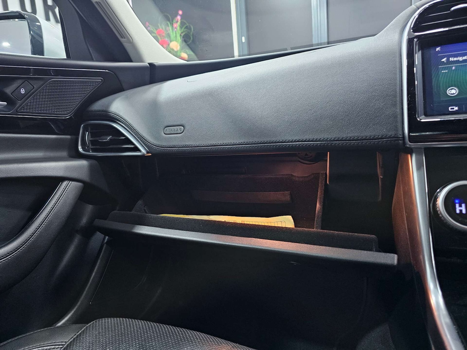 Used Jaguar XE 2020 for sale - 77161981: Photo 68