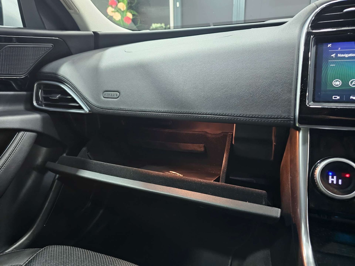 Used Jaguar XE 2020 for sale - 77161981: Photo 69