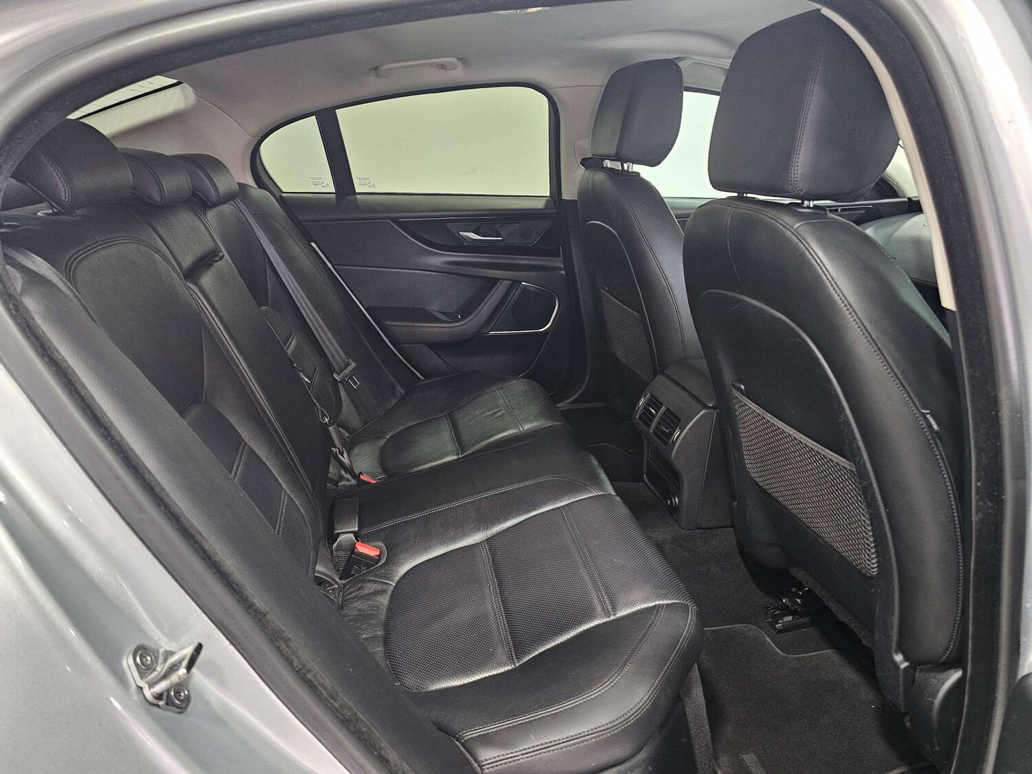 Used Jaguar XE 2020 for sale - 77161981: Photo 77