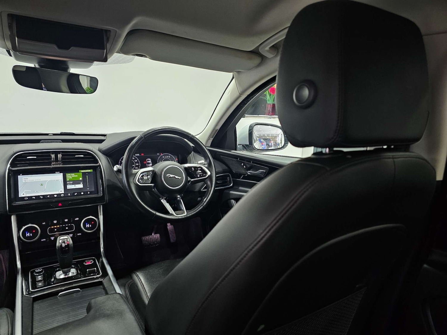 Used Jaguar XE 2020 for sale - 77161981: Photo 86